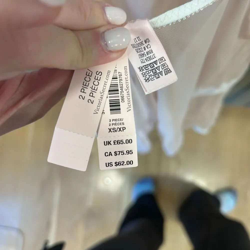 Victoria’s Secret Light Pink Lace Trim 2 Piece Nightgown - Picture 9 of 9